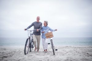 Pareja senior haciendo ejercicio